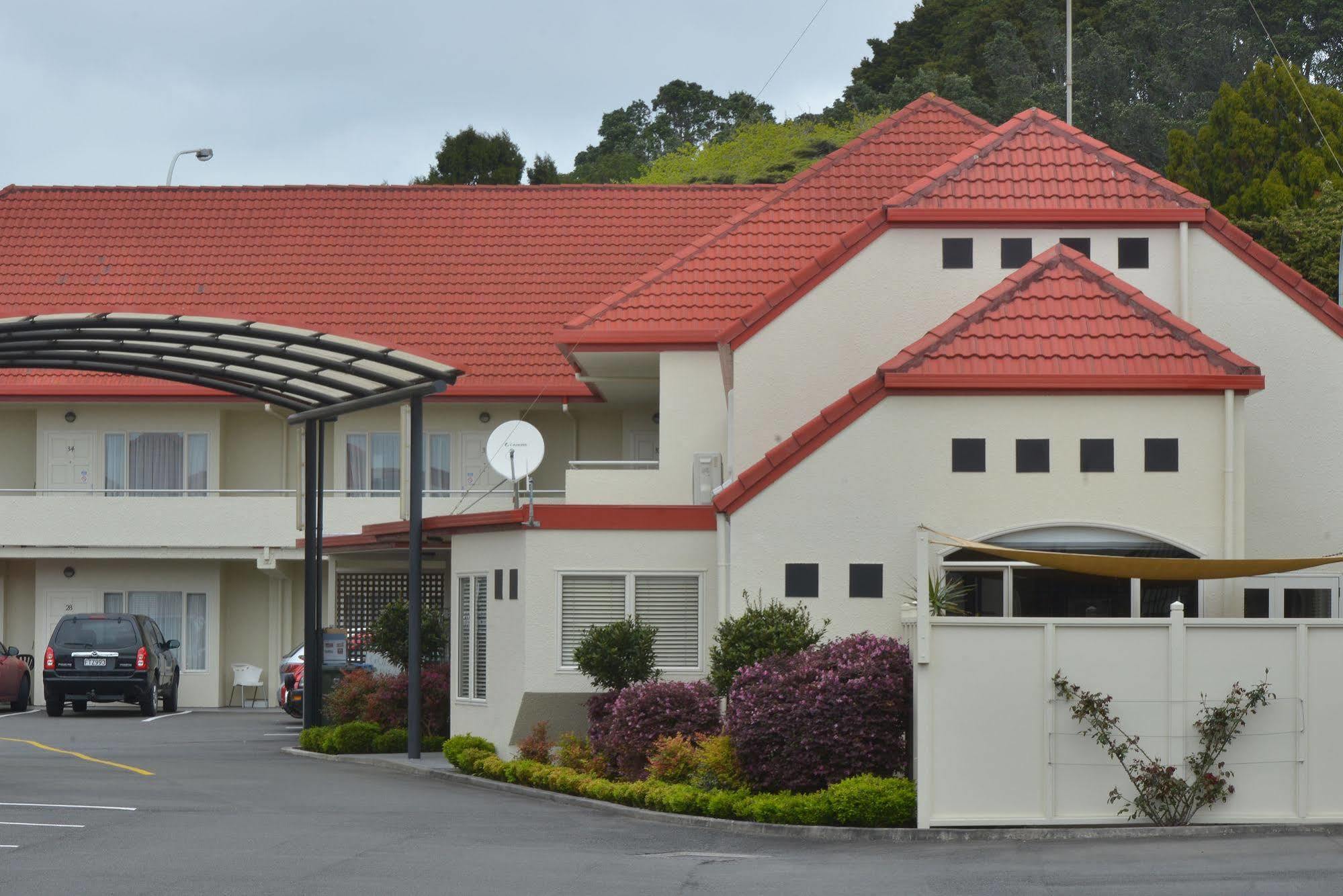 Brougham Heights Motel New Plymouth Exterior foto